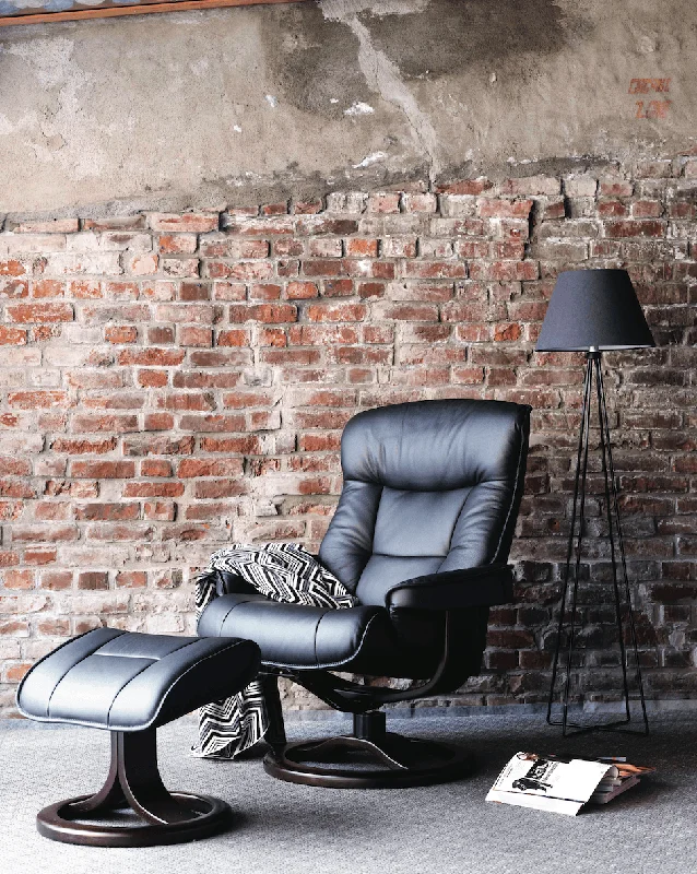 Bergen R Leather Reclining Chair in Havana