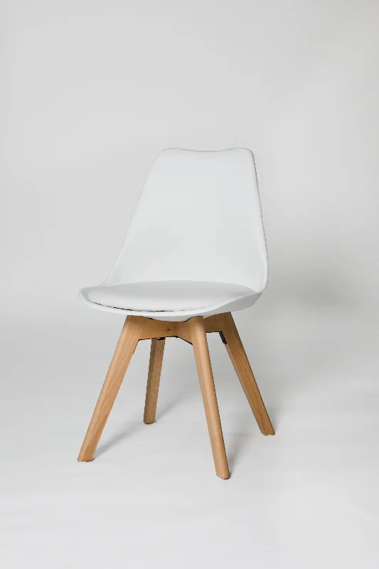 Set of 4 Chairs in White