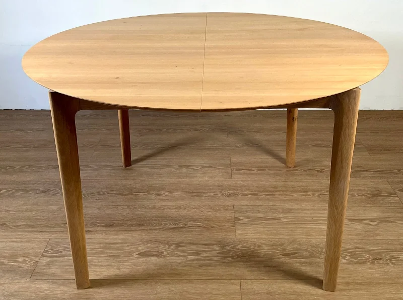 Bok Extendable Table